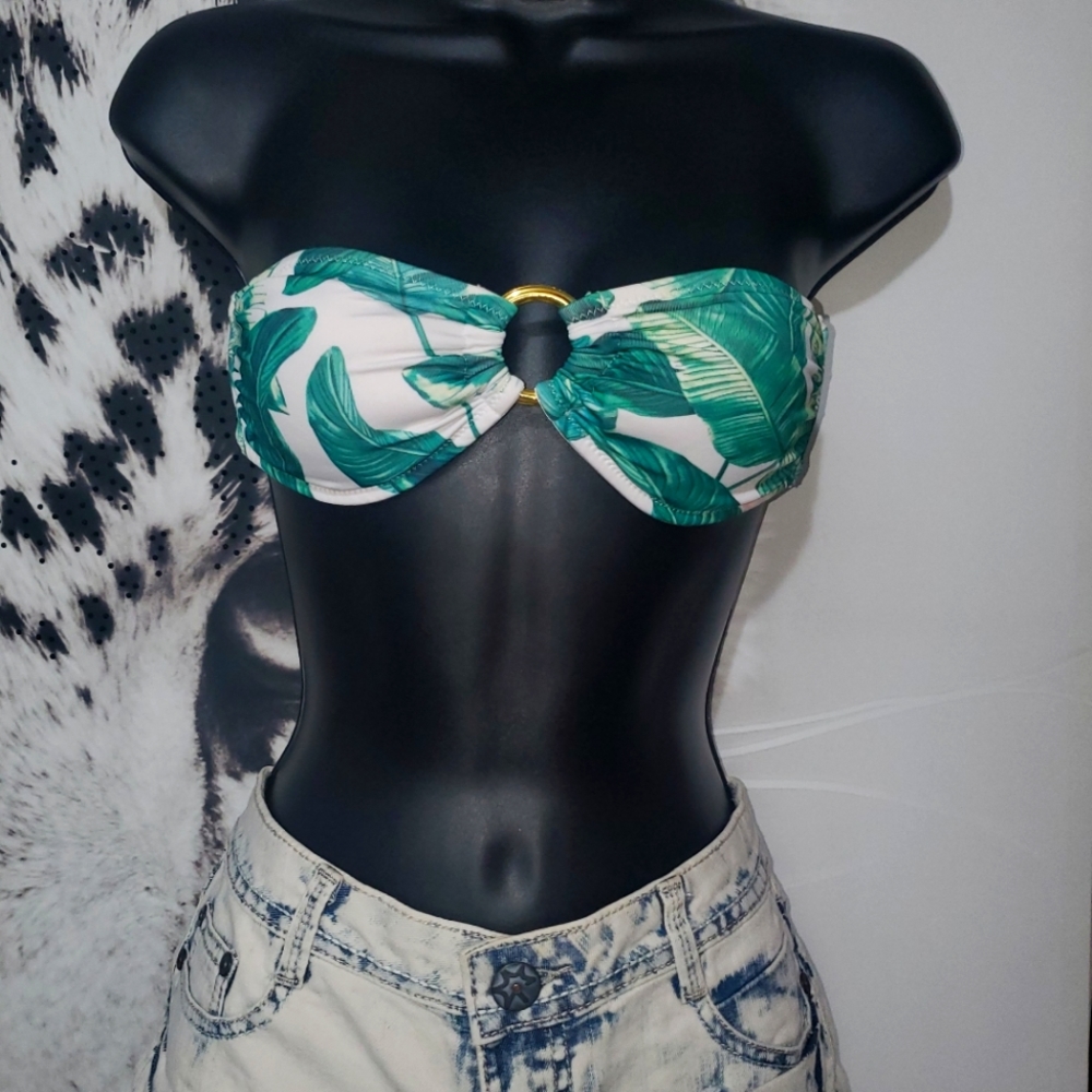 Palm Print Golden Ring Top